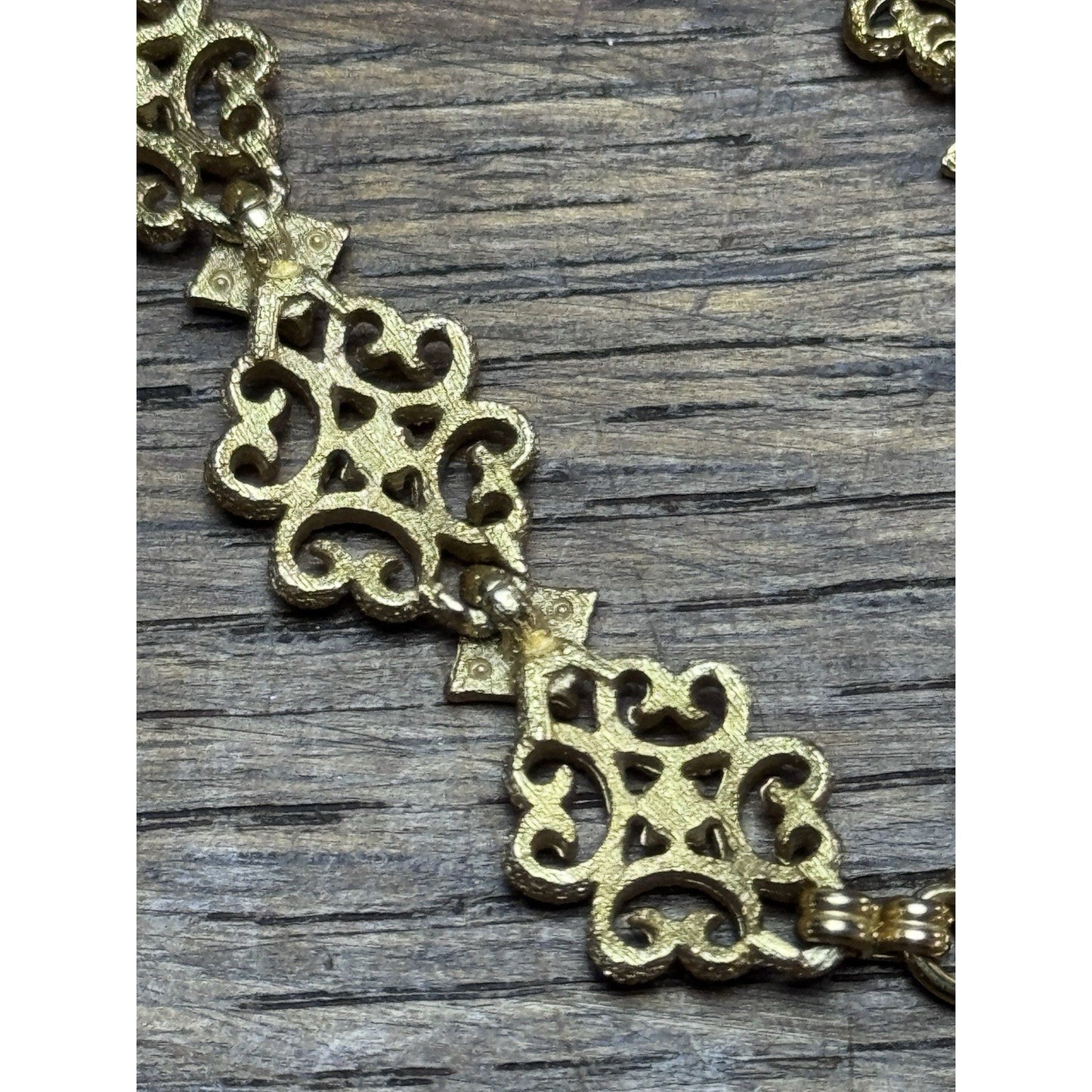 Vintage Avon Precious Pretenders Gold Tone Filigree Lace Choker Necklace 16”