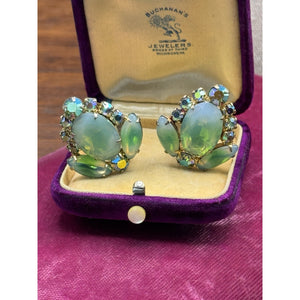 Vintage Green Art Glass Aurora Borealis Rhinestone Clip On Earrings Gold Tone