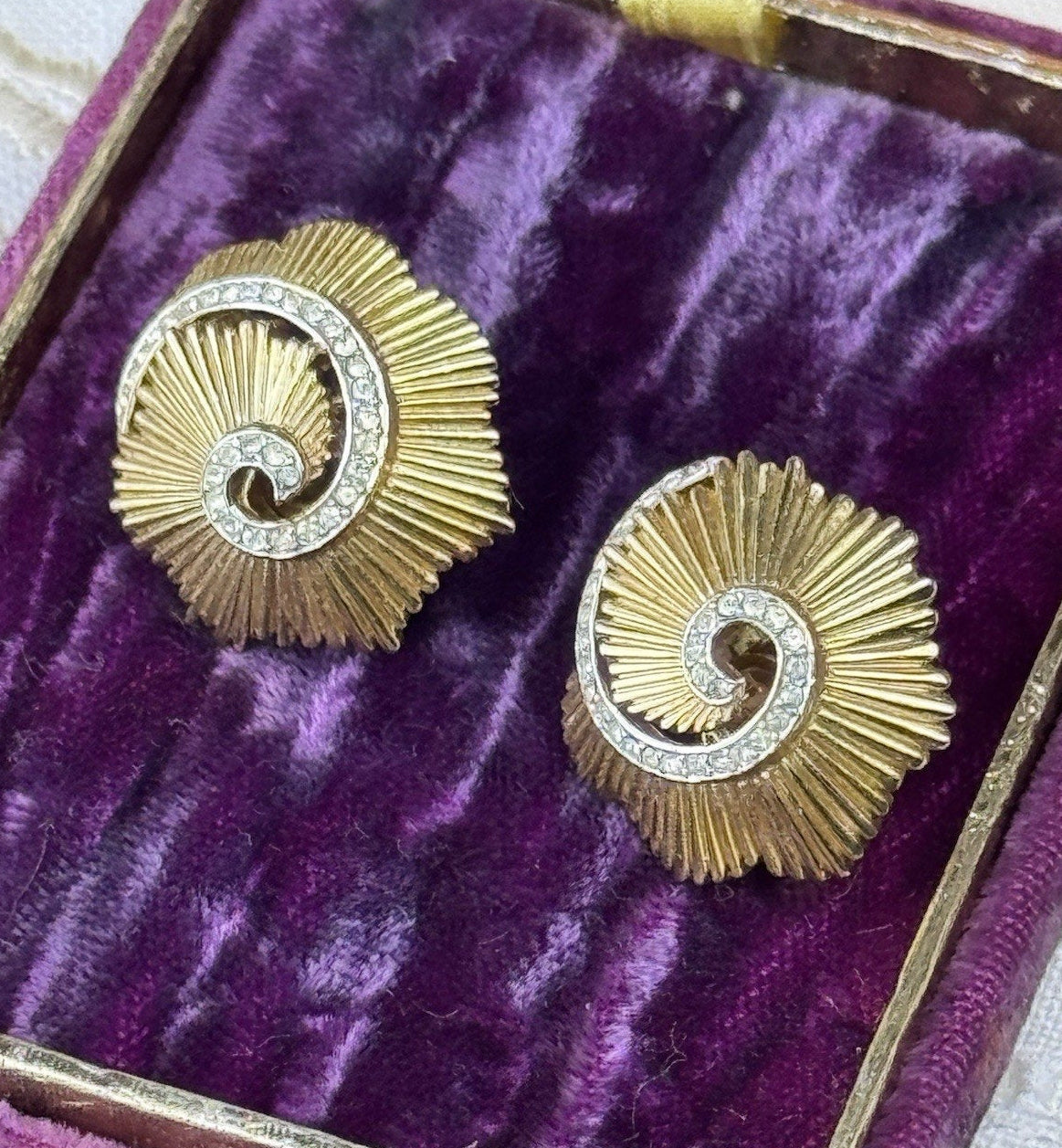 Vintage Trifari Clip Earrings Crown Trifari Goldtone Rhinestone Swirl .75”