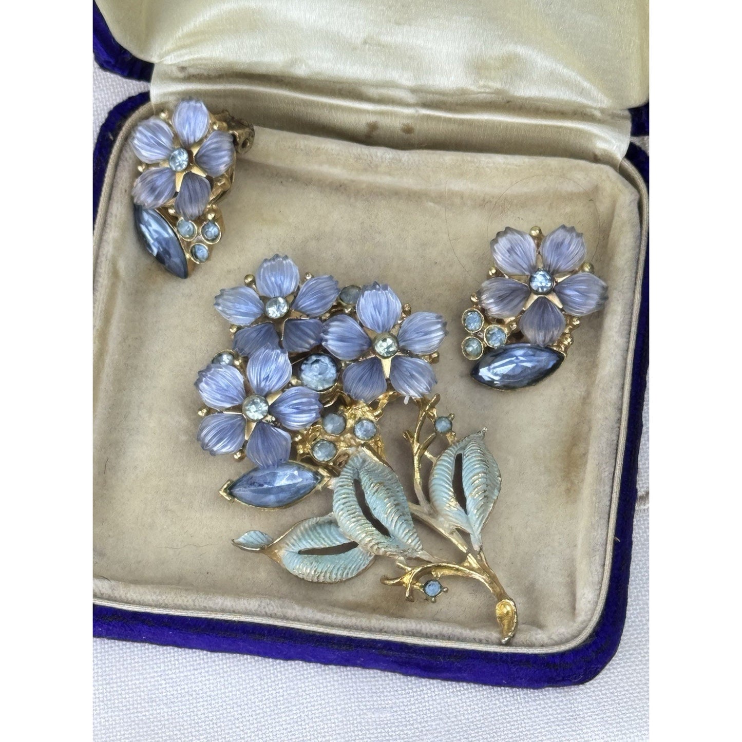 Vintage Floral Brooch Goldtone Blue Enamel Clip Earrings Demi Parure 3”