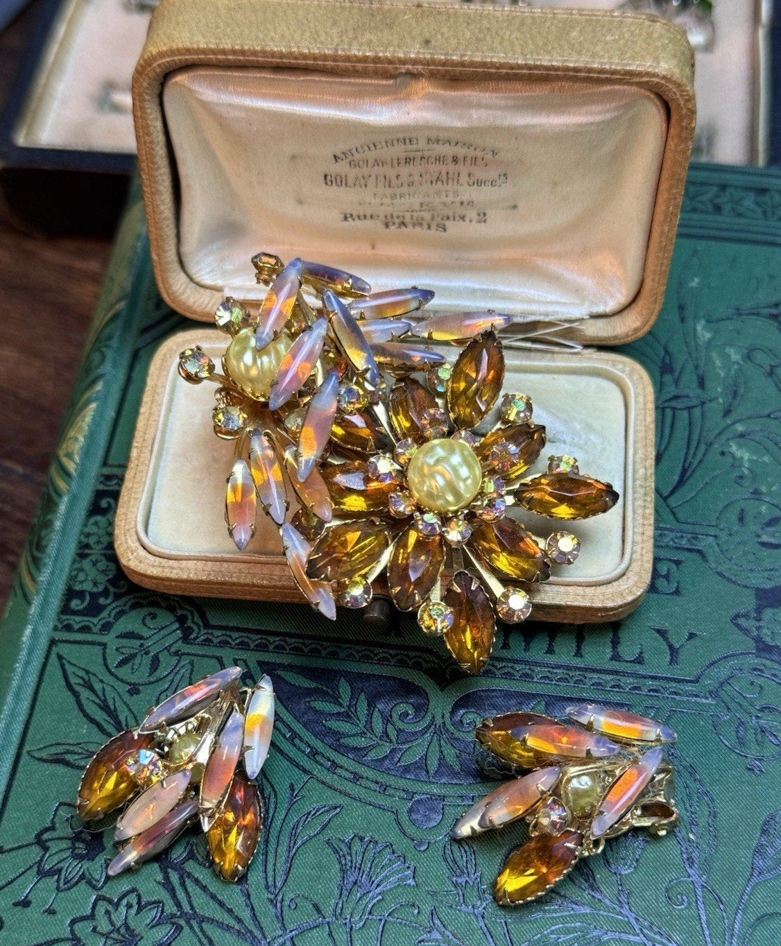 Beau Jewels Vintage Rhinestone Brooch & Earring Set