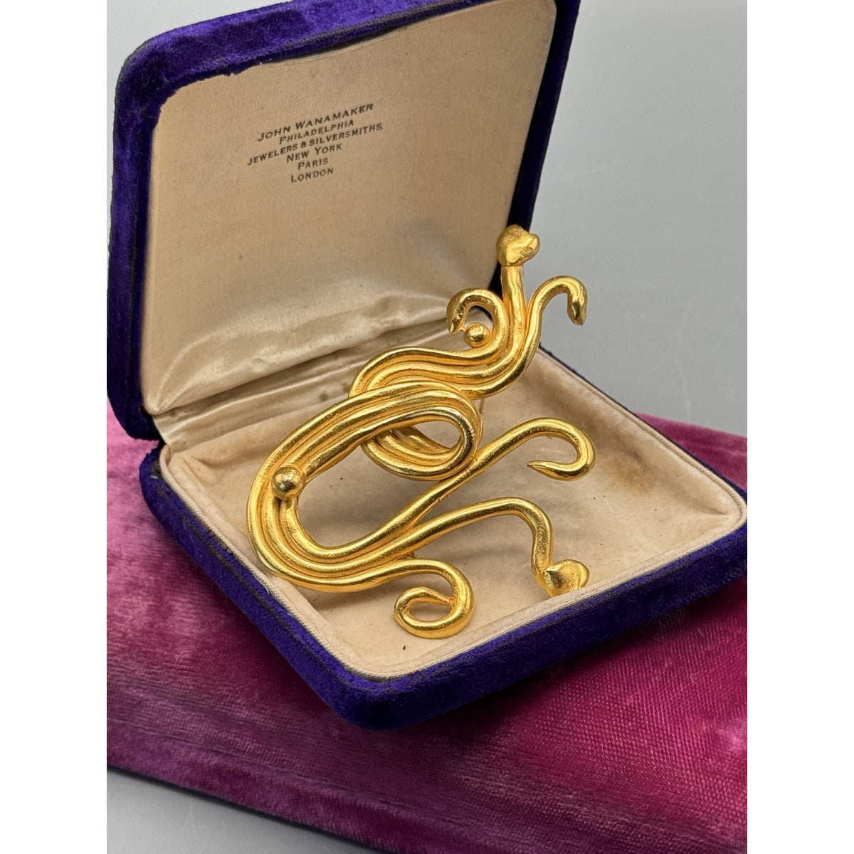 Vintage Brooch Il Était Une Fois Paris Goldtone Abstract Statement 3” x 3”