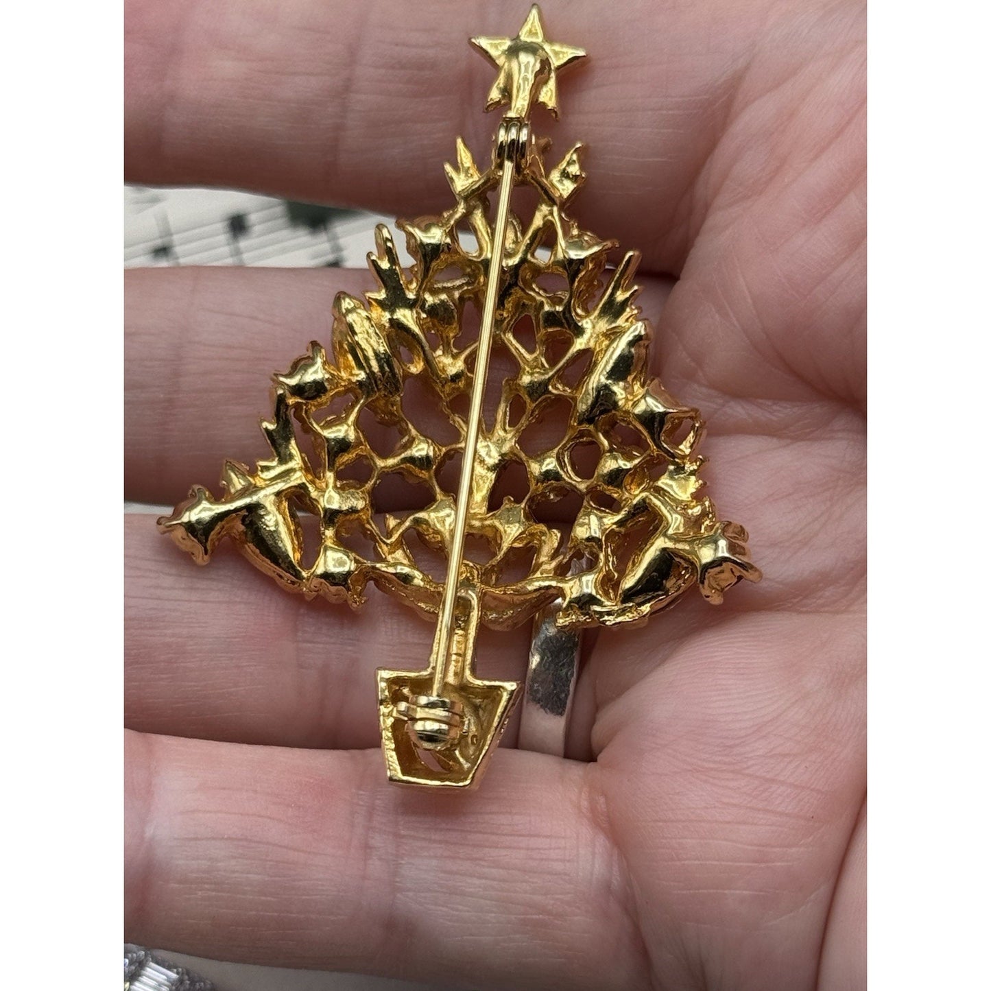 Christmas Tree Brooch Vintage Goldtone Clear Rhinestone Figural Pin 2.5” Holiday