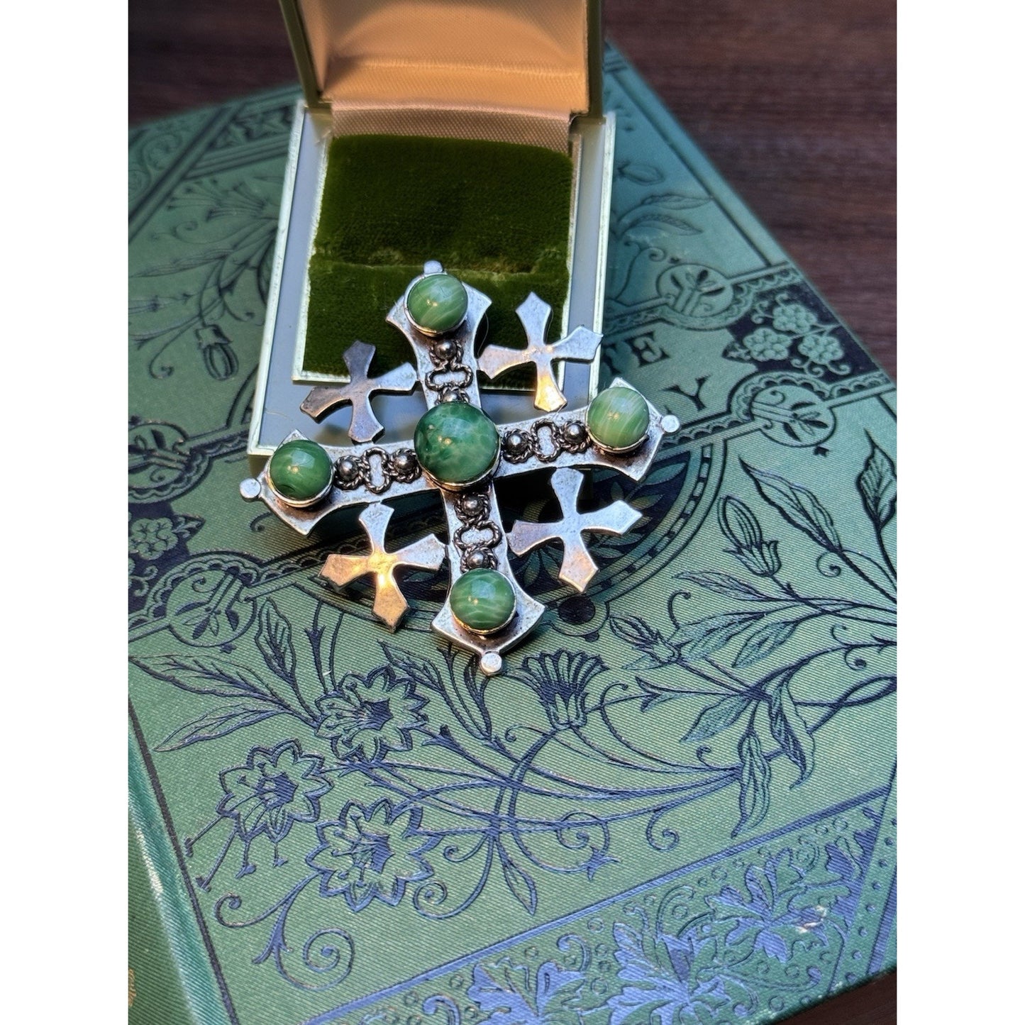Vintage WEISS Jerusalem Cross Brooch Green Marbled Glass Cabochons Silvertone