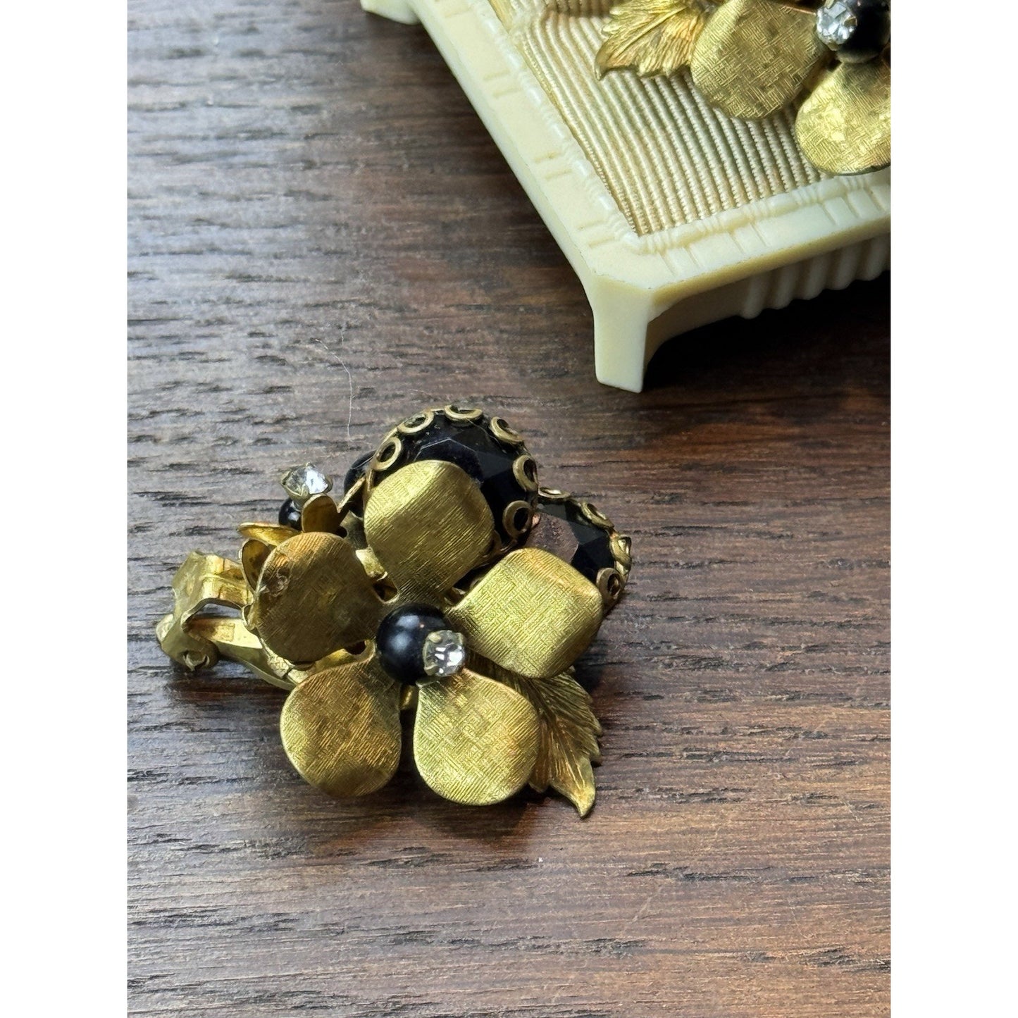 Vintage Black Glass Flower Clip Earrings Goldtone Rhinestone 1.5” x 1”