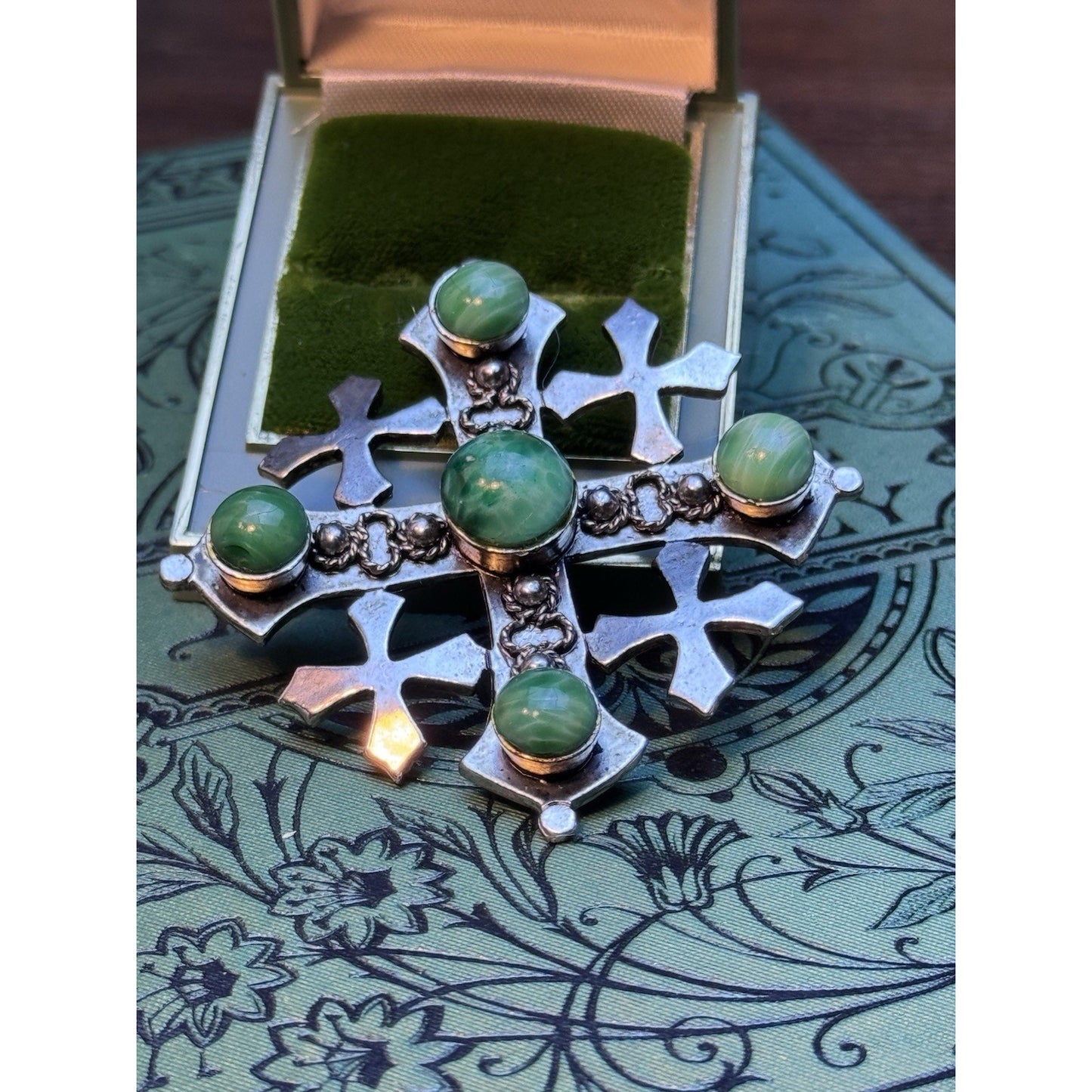 Vintage WEISS Jerusalem Cross Brooch Green Marbled Glass Cabochons Silvertone