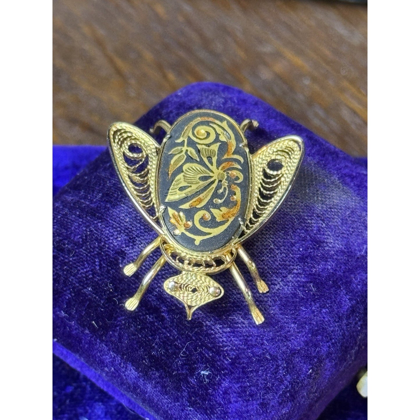 Spanish Damascene Bee Brooch Gold Inlay Black Toledo Insect Pin
