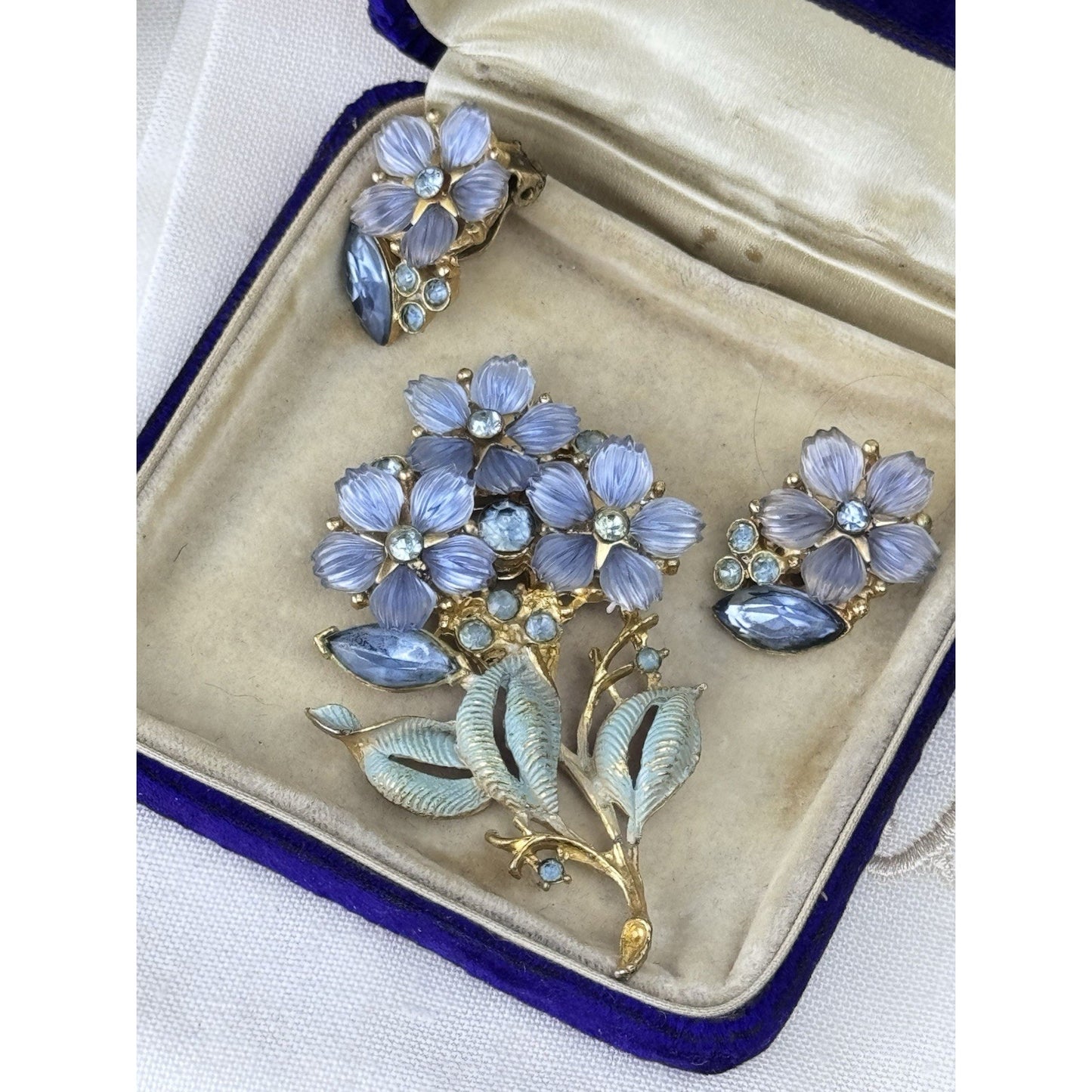 Vintage Floral Brooch Goldtone Blue Enamel Clip Earrings Demi Parure 3”