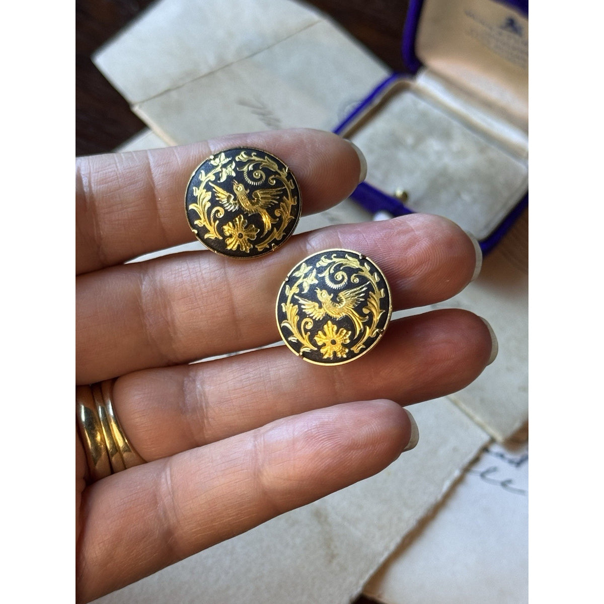 Spanish Damascene Clip On Earrings Round Bird Floral Black Goldtone .75”