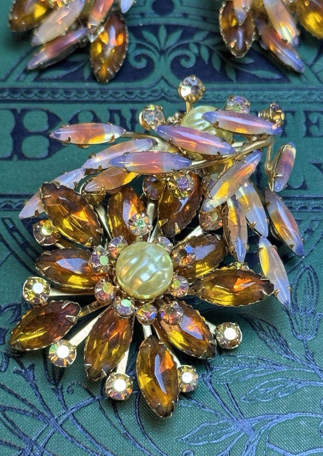 Beau Jewels Vintage Rhinestone Brooch & Earring Set