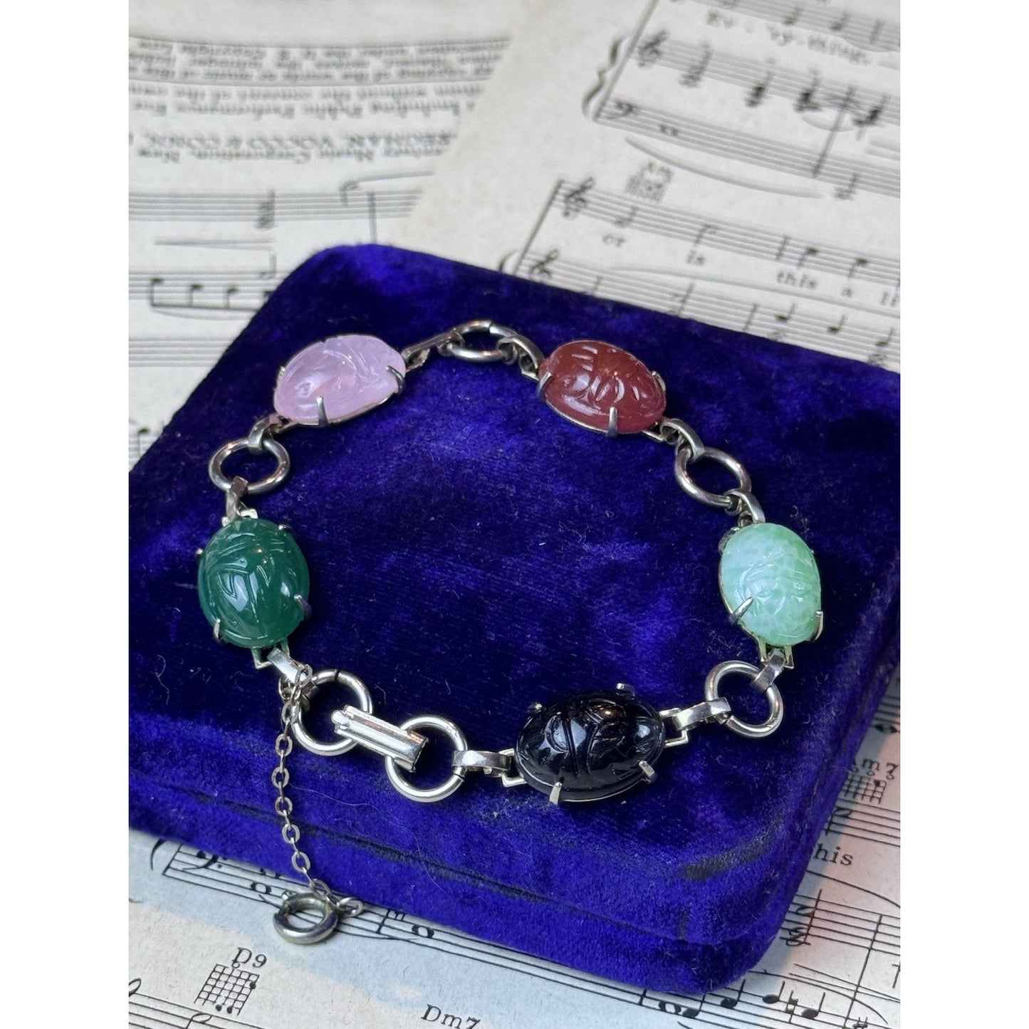 Vintage Silvertone Scarab Bracelet Glass Cabochon Scarabs 7.25” Safety Chain