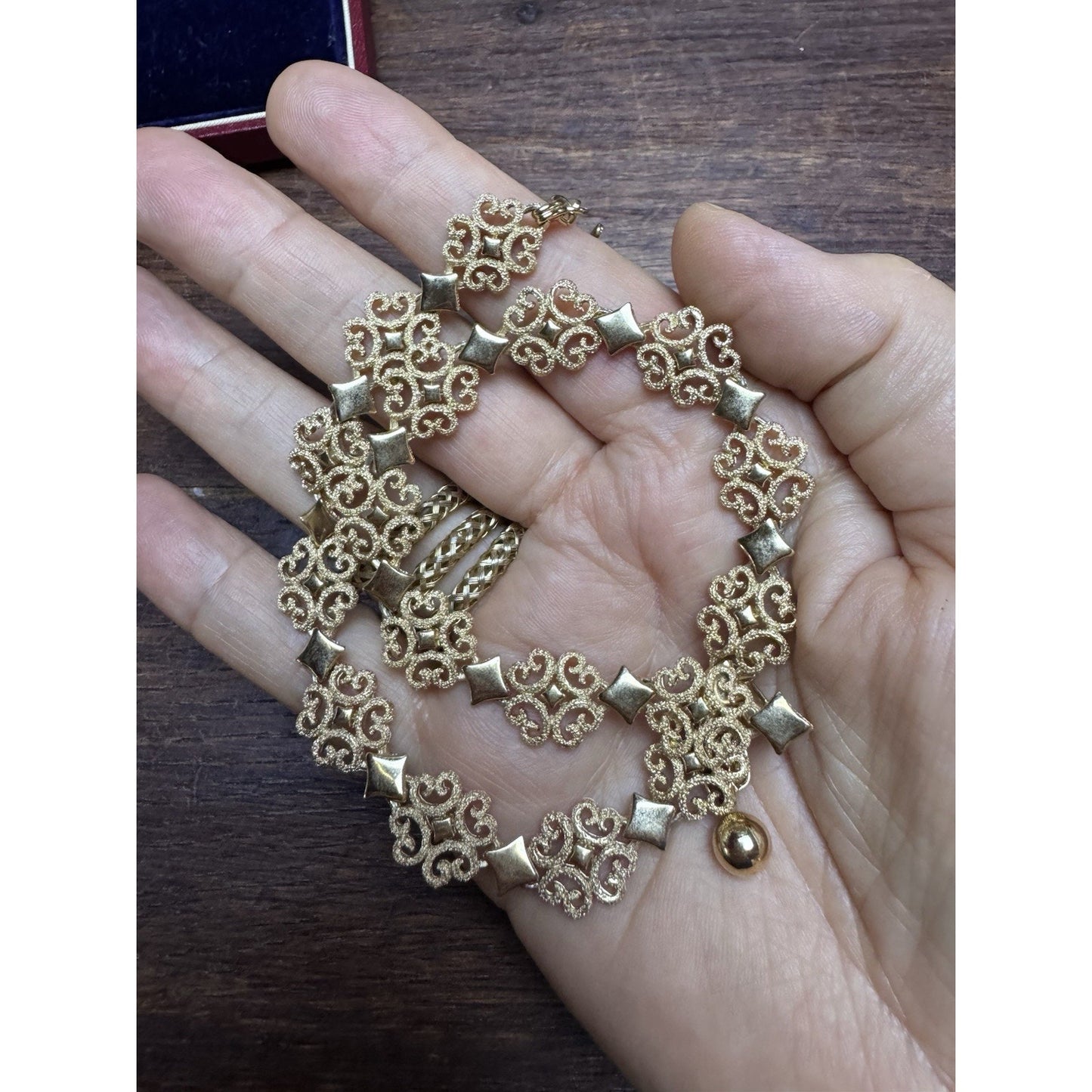 Vintage Avon Precious Pretenders Gold Tone Filigree Lace Choker Necklace 16”