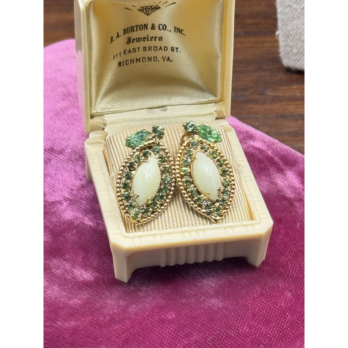 Vintage Weiss Clip On Earrings Green Rhinestone Milk Glass Goldtone 1” x 5/8”
