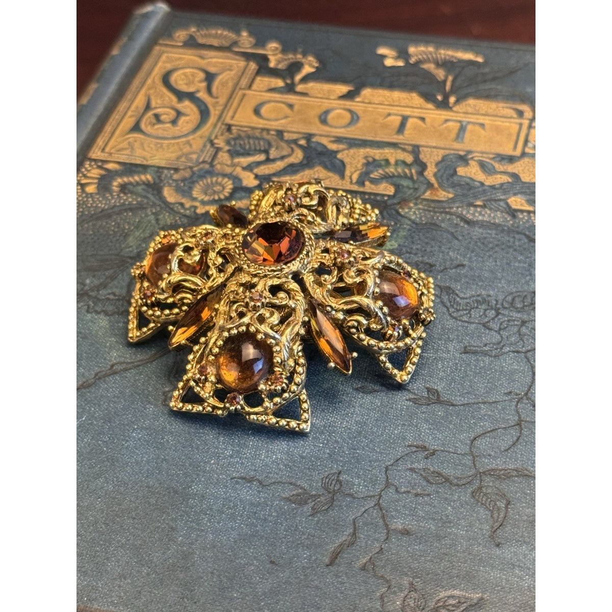 Vintage Brooch Pendant Maltese Cross Goldtone Amber Brown Rhinestones