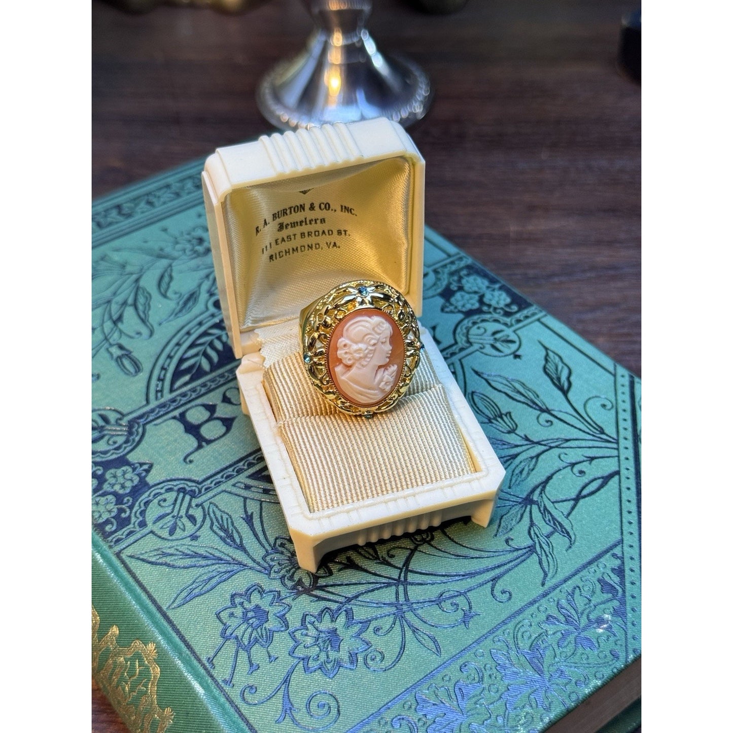 Vintage Faux Cameo Ring Goldtone Size 9 Rhinestone Accents Statement Jewelry