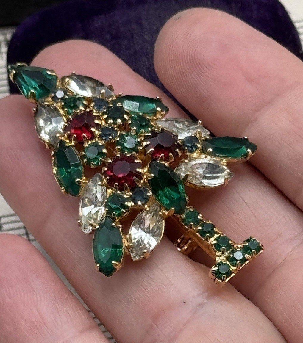 Vintage Christmas Tree Brooch Goldtone Red Green Clear Rhinestone Pin 2” Holiday