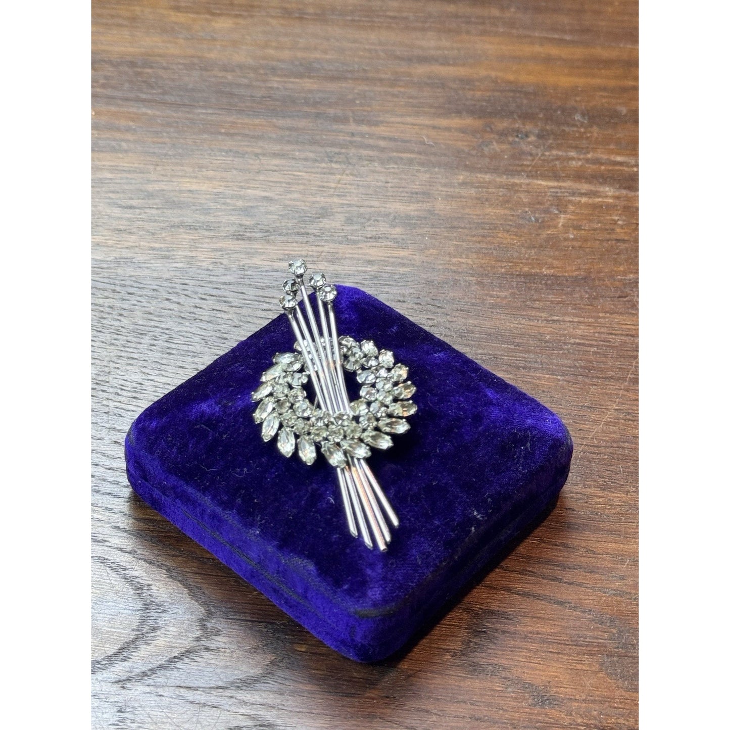 Vintage Brooch Pendant Clear Rhinestone Comet Silvertone 3.25” x 1.5”