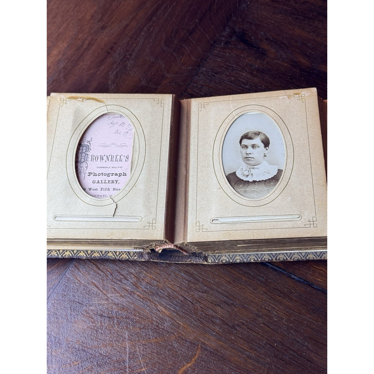 Antique Photo Album 18 Victorian Portraits Embossed Cover Clasp 6”x5” DAMAGED