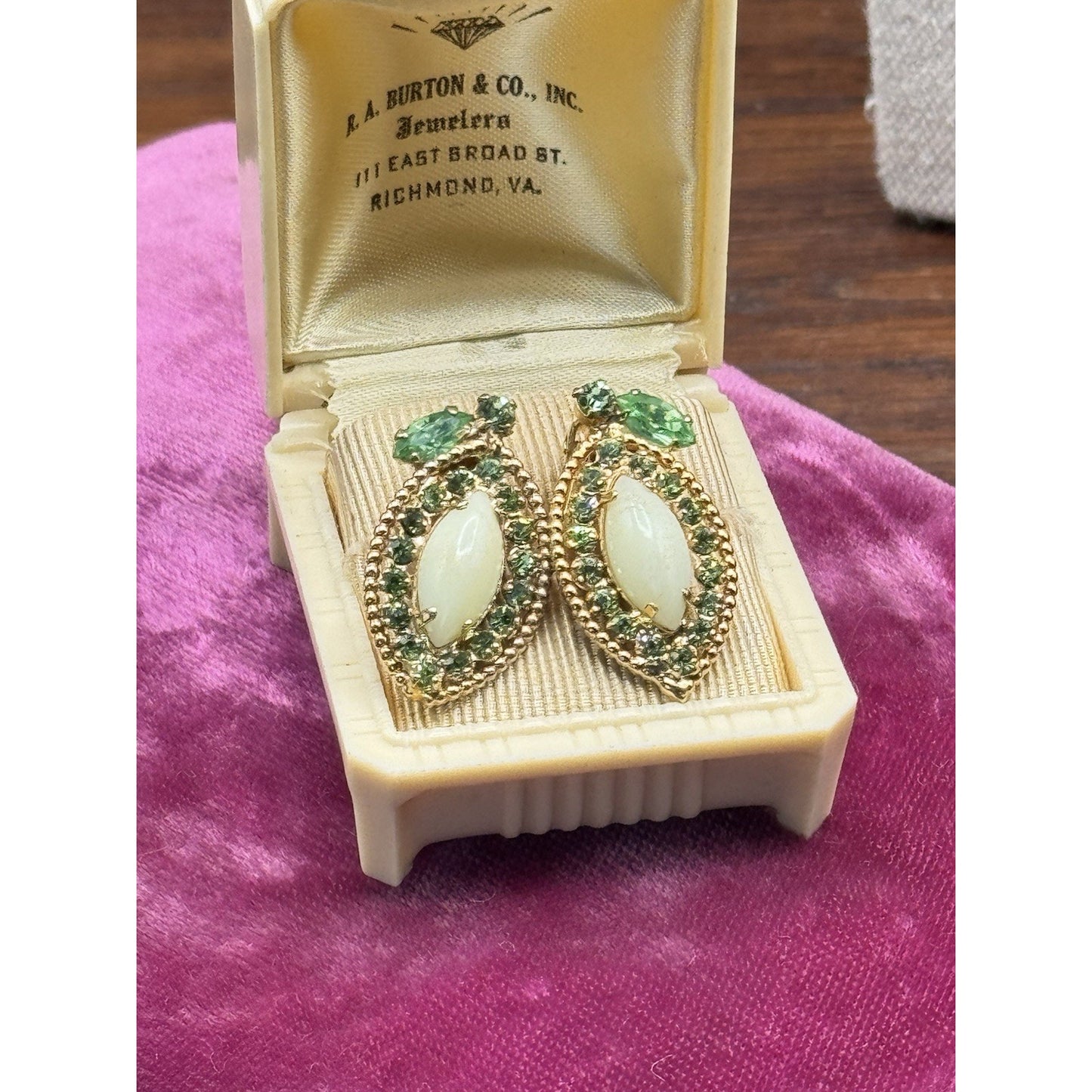 Vintage Weiss Clip On Earrings Green Rhinestone Milk Glass Goldtone 1” x 5/8”