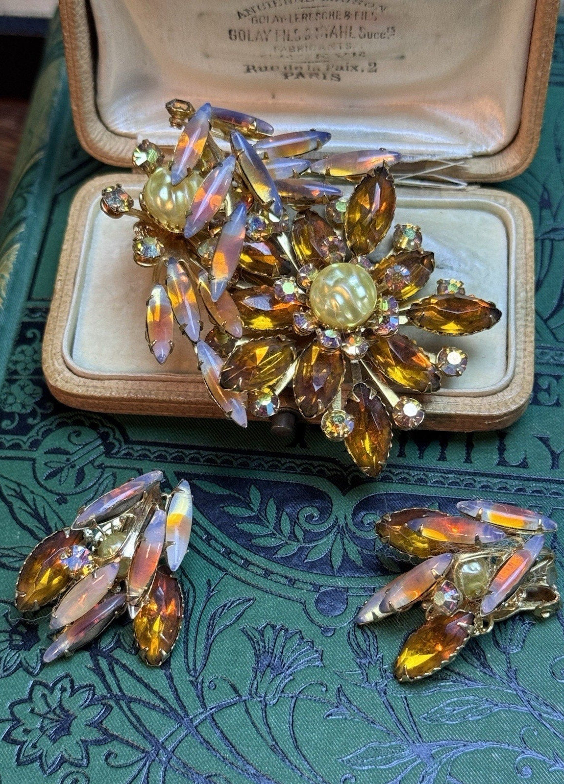Beau Jewels Vintage Rhinestone Brooch & Earring Set