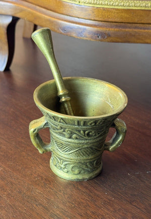 Vintage Brass Mortar & Pestle Peerage England Apothecary 3” Opening 2.5” H