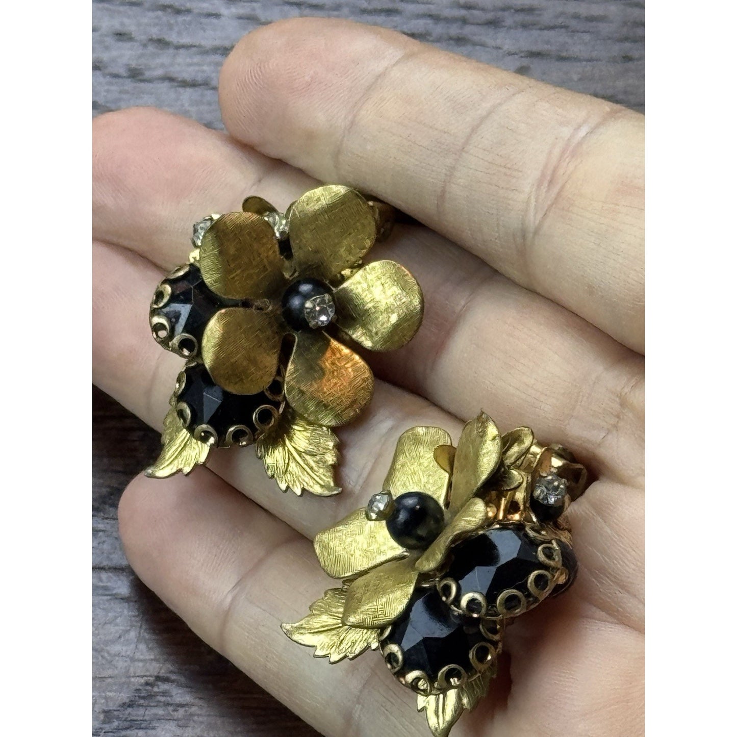 Vintage Black Glass Flower Clip Earrings Goldtone Rhinestone 1.5” x 1”